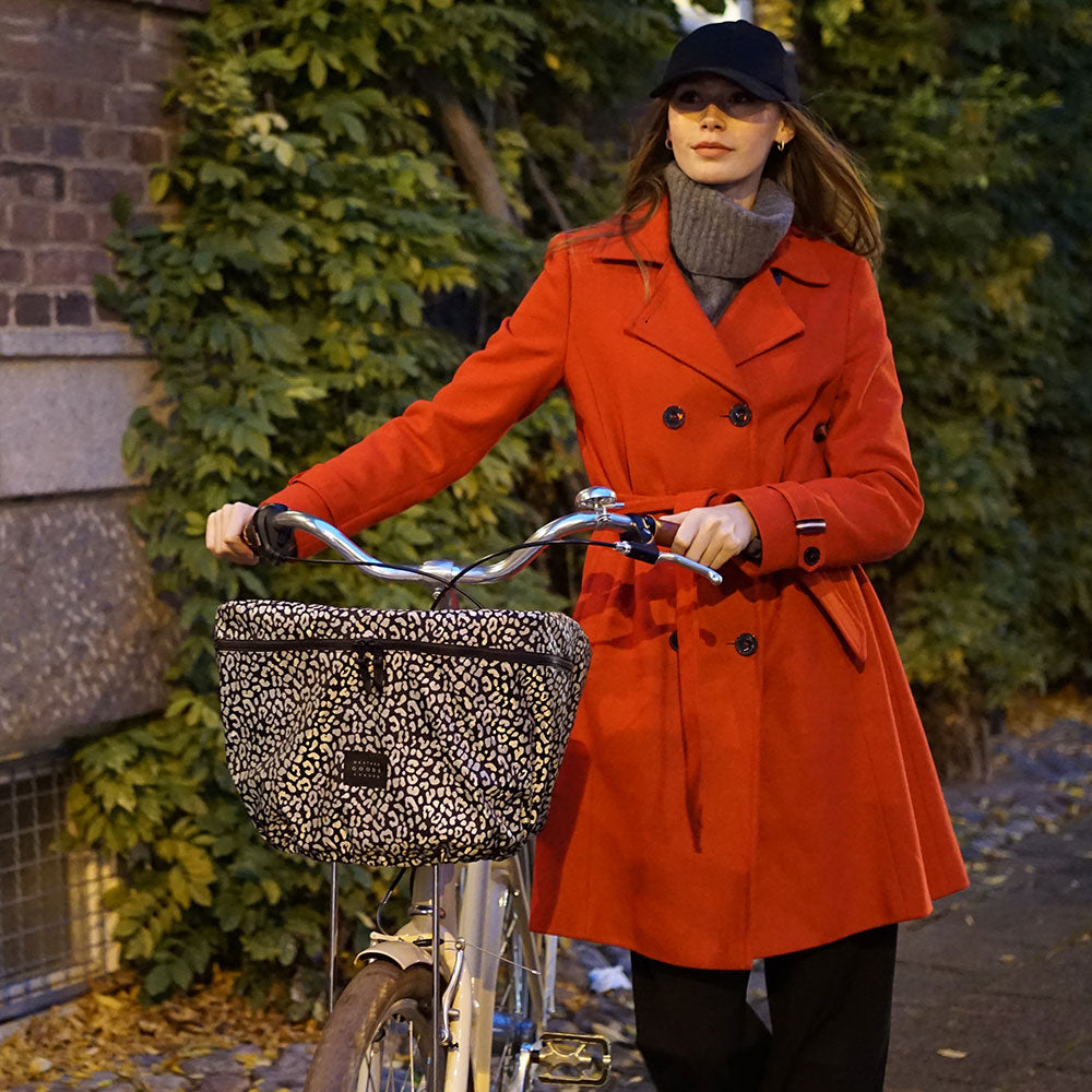 Luna Leo Reflective Basket Cover